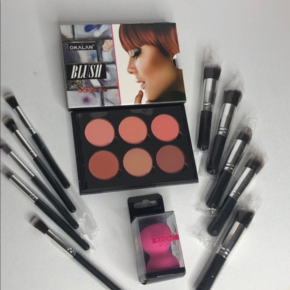 Blush pallet - Picture 1 of 1